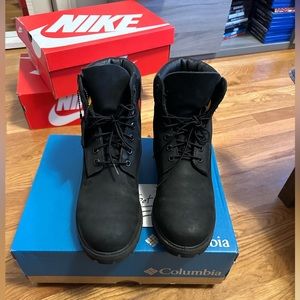 SOLD - Timberland 6” Black Boot - 10073